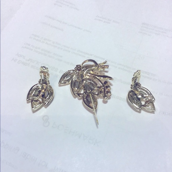 VINTAGE BROOCH AND CLIP EARRINGS - Picture 4 of 4